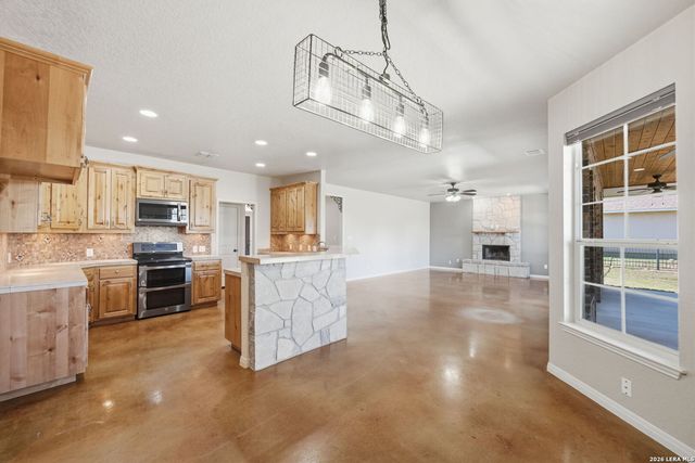 1265 County Road 4516, Castroville, TX 78009