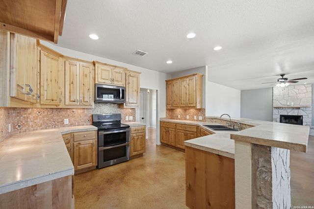 1265 County Road 4516, Castroville, TX 78009