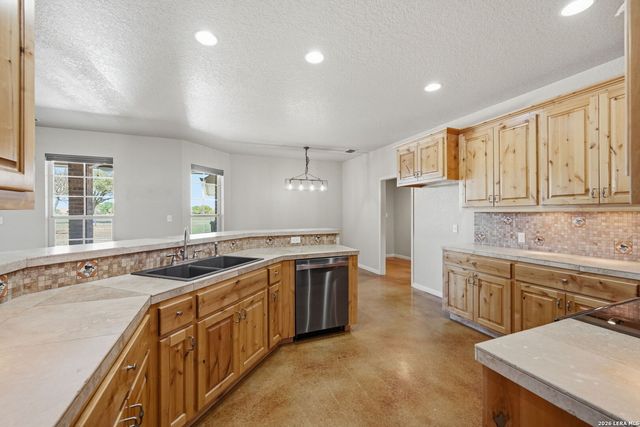 1265 County Road 4516, Castroville, TX 78009