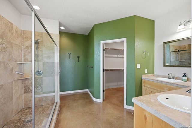 1265 County Road 4516, Castroville, TX 78009