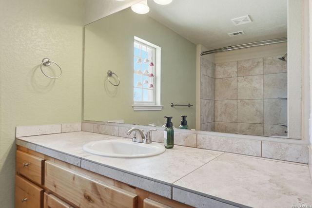 1265 County Road 4516, Castroville, TX 78009