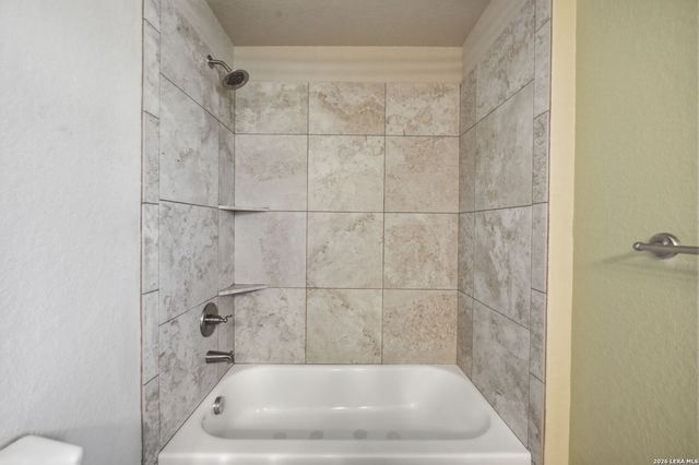 1265 County Road 4516, Castroville, TX 78009