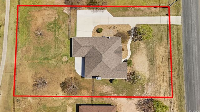 1265 County Road 4516, Castroville, TX 78009