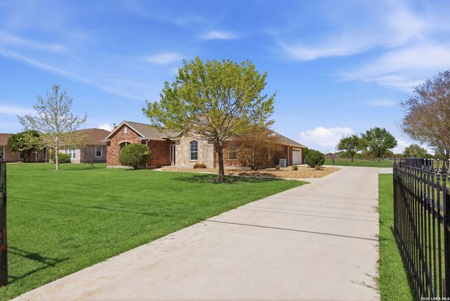 1265 County Road 4516, Castroville, TX 78009