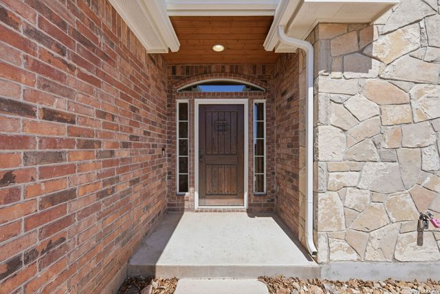 1265 County Road 4516, Castroville, TX 78009