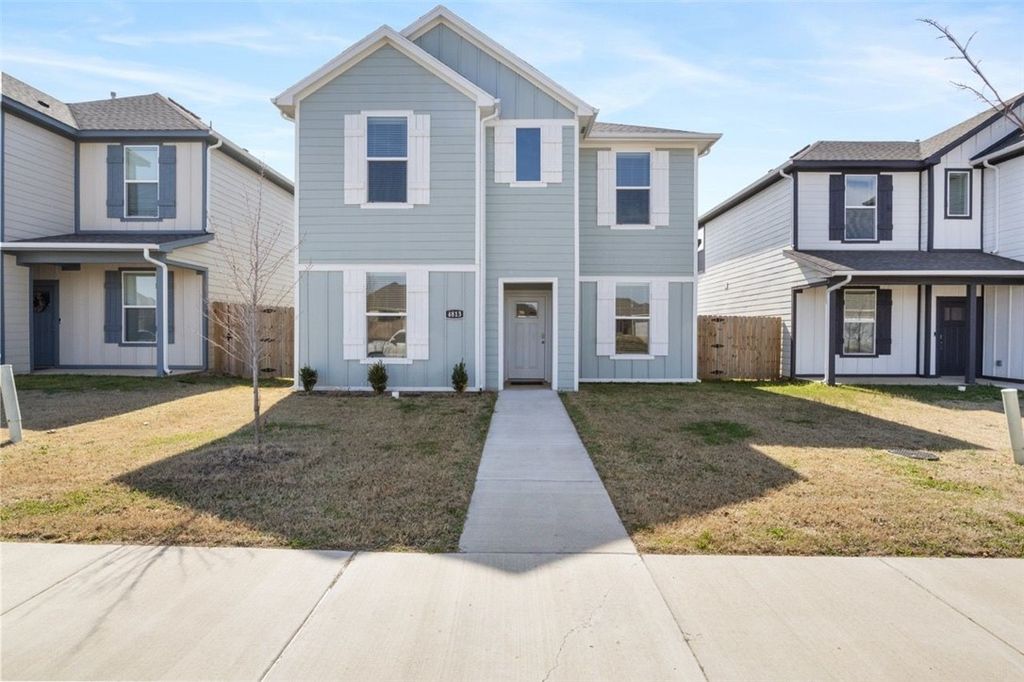 4813 Triangle Street, Fayetteville, AR 72704