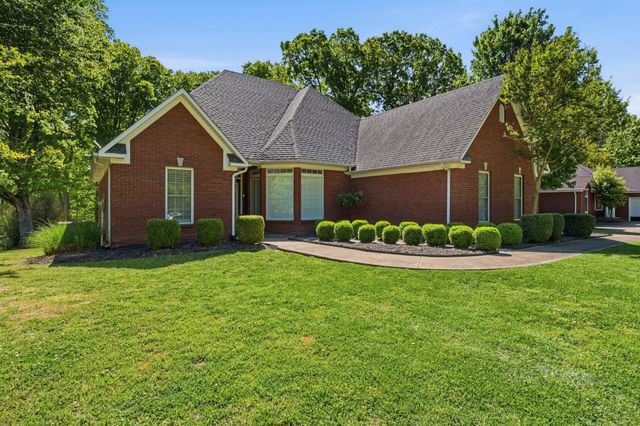 920 Hillcrest St, Lawrenceburg, TN 38464