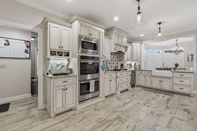 920 Hillcrest St, Lawrenceburg, TN 38464