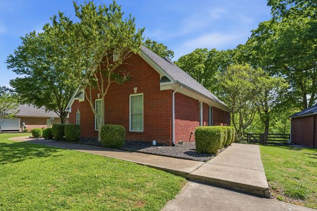920 Hillcrest St, Lawrenceburg, TN 38464