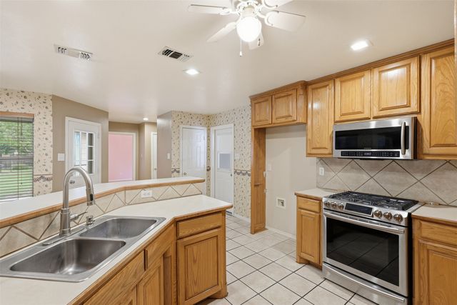 3167 Gerome Street, Richland Hills, TX 76118