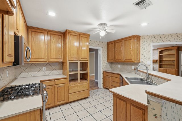 3167 Gerome Street, Richland Hills, TX 76118