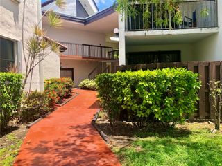 9429 Fontainebleau Blvd 101-33, Miami, FL 33172