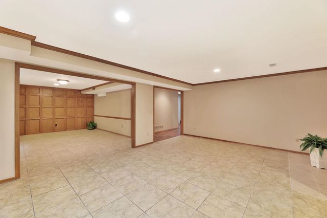 16 N Sagebrush St, Wichita, KS 67230