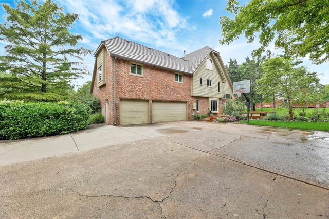 16 N Sagebrush St, Wichita, KS 67230