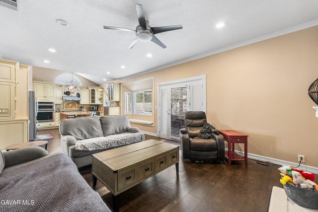 28519 Red Cedar Place, Santa Clarita, CA 91390