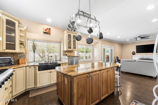 28519 Red Cedar Place, Santa Clarita, CA 91390