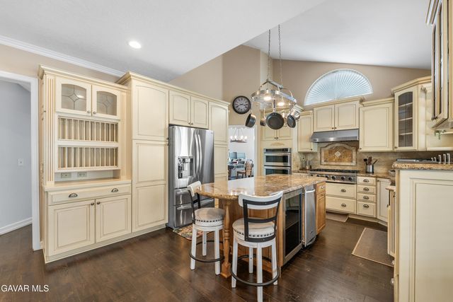 28519 Red Cedar Place, Santa Clarita, CA 91390