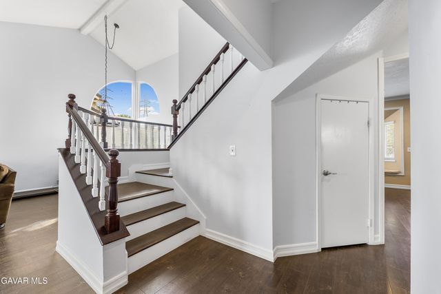 28519 Red Cedar Place, Santa Clarita, CA 91390