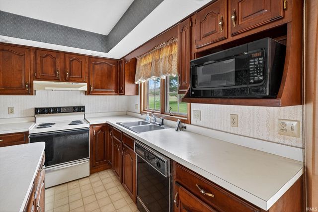 15533 Hunting Ridge Trail, Granger, IN 46530