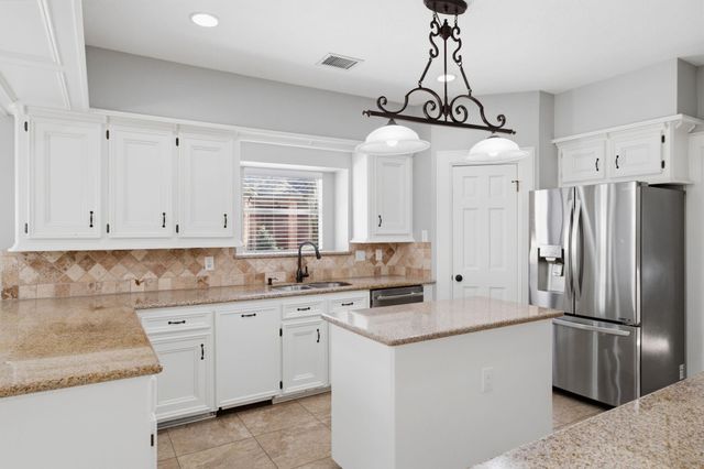 15 Hornsilver Place, The Woodlands, TX 77381