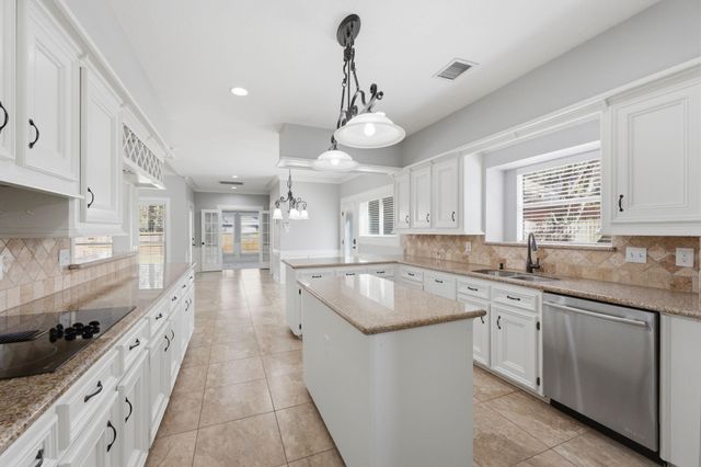 15 Hornsilver Place, The Woodlands, TX 77381