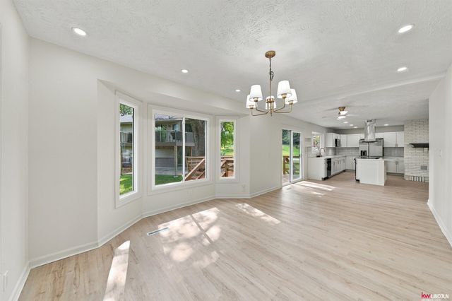 6932 Antler Drive, Lincoln, NE 68516