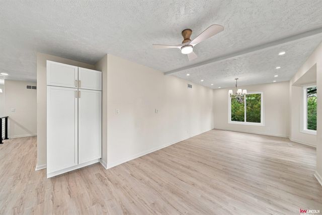 6932 Antler Drive, Lincoln, NE 68516