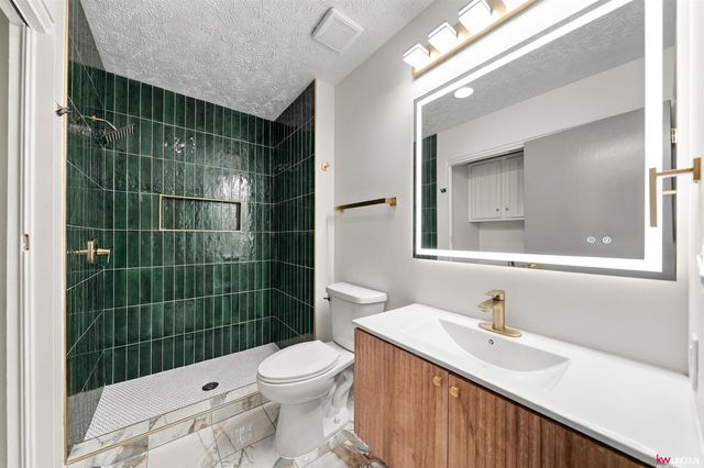 6932 Antler Drive, Lincoln, NE 68516