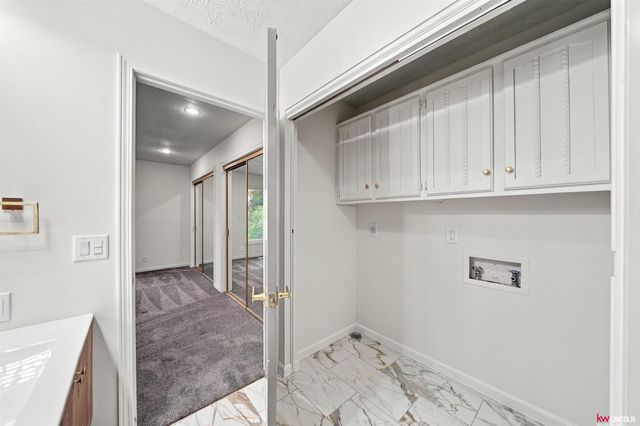 6932 Antler Drive, Lincoln, NE 68516