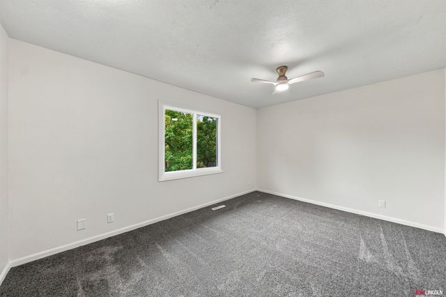 6932 Antler Drive, Lincoln, NE 68516