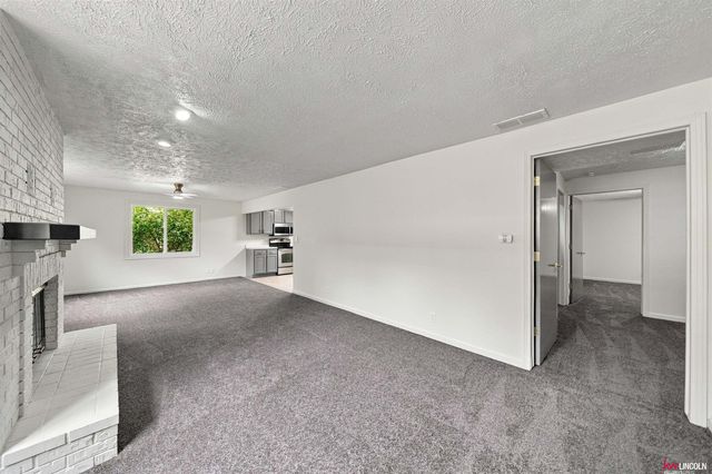 6932 Antler Drive, Lincoln, NE 68516