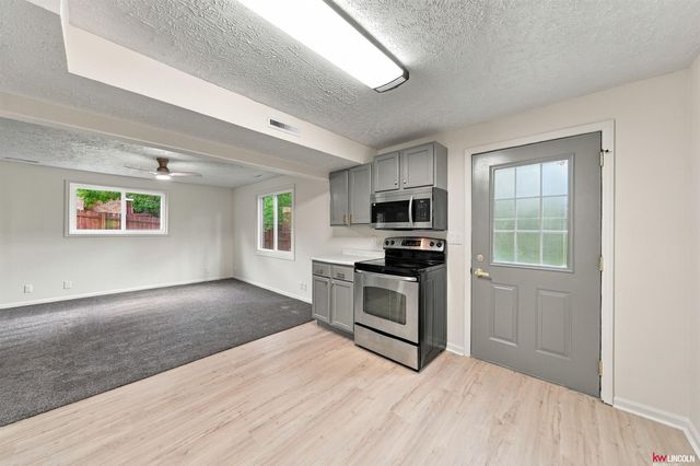6932 Antler Drive, Lincoln, NE 68516