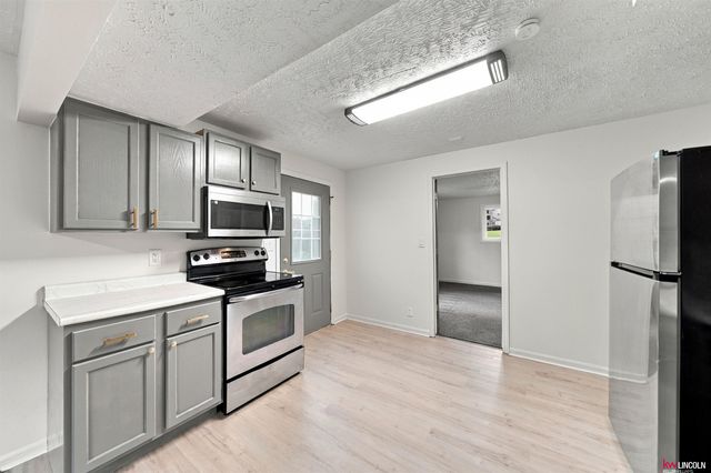 6932 Antler Drive, Lincoln, NE 68516