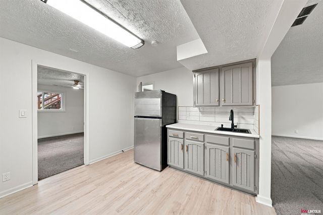 6932 Antler Drive, Lincoln, NE 68516