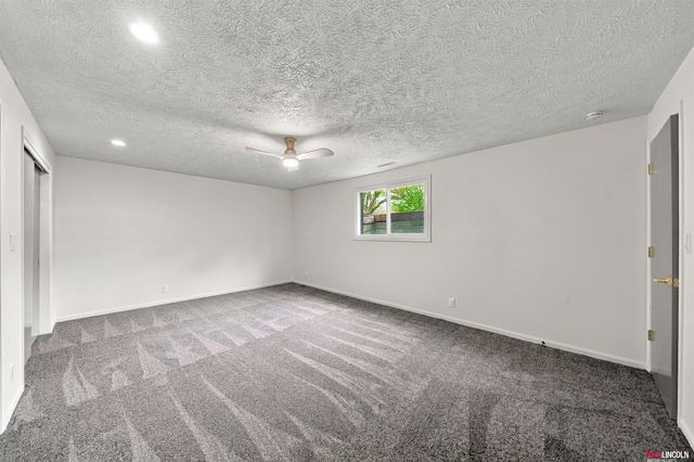 6932 Antler Drive, Lincoln, NE 68516