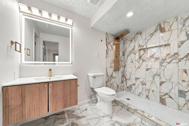 6932 Antler Drive, Lincoln, NE 68516