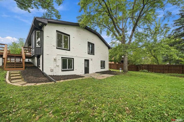 6932 Antler Drive, Lincoln, NE 68516