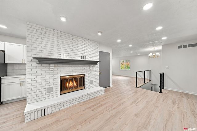 6932 Antler Drive, Lincoln, NE 68516