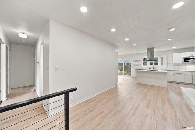 6932 Antler Drive, Lincoln, NE 68516