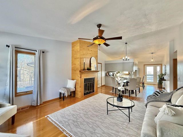 4336 E Wood Trail, Beloit, WI 53511