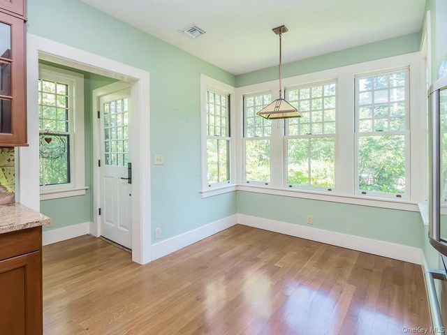 230 Littleworth Lane, Sea Cliff, NY 11579
