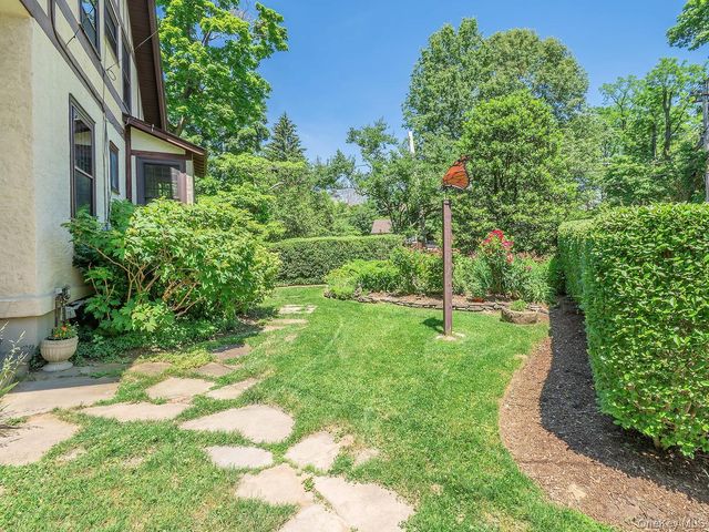 230 Littleworth Lane, Sea Cliff, NY 11579