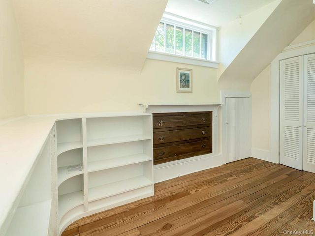 230 Littleworth Lane, Sea Cliff, NY 11579