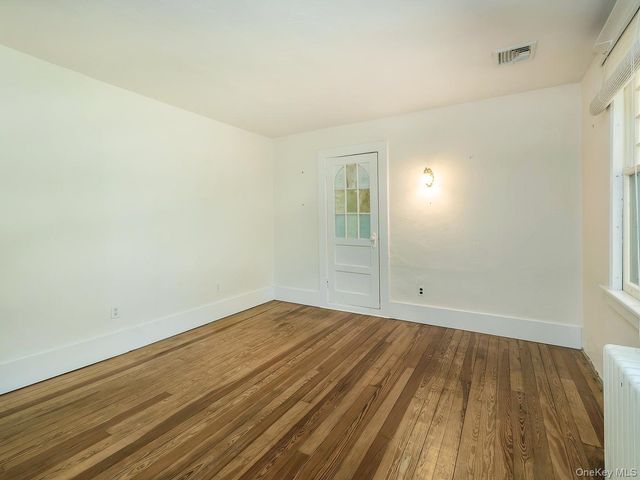 230 Littleworth Lane, Sea Cliff, NY 11579