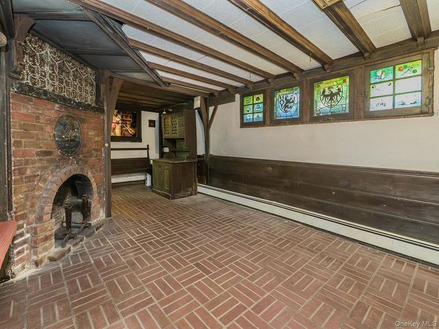 230 Littleworth Lane, Sea Cliff, NY 11579