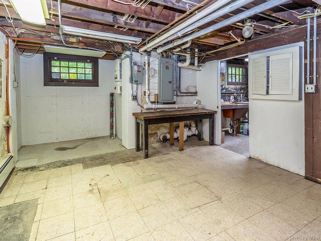 230 Littleworth Lane, Sea Cliff, NY 11579