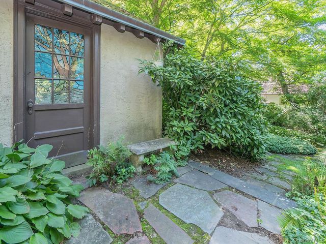 230 Littleworth Lane, Sea Cliff, NY 11579