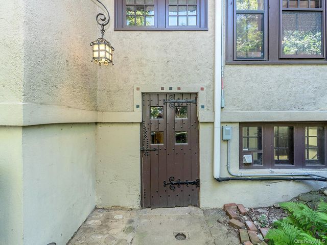 230 Littleworth Lane, Sea Cliff, NY 11579