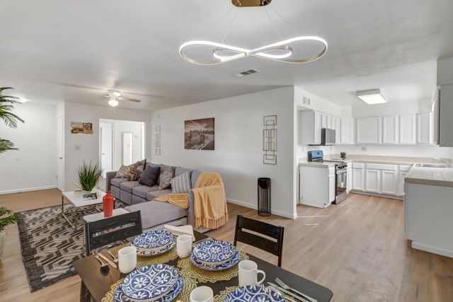 10556 Olson Dr, Rancho Cordova, CA 95670