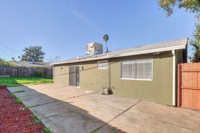 10556 Olson Dr, Rancho Cordova, CA 95670